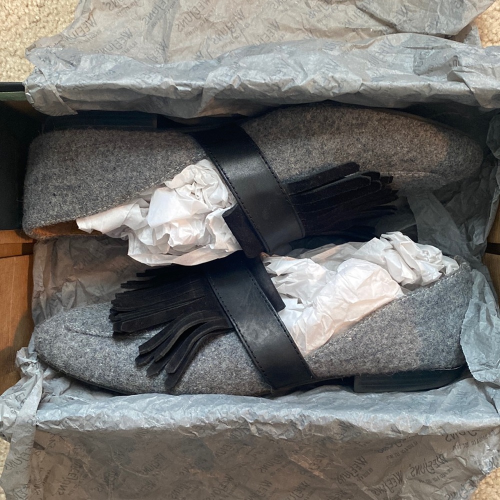 MOVING SALE. BASS GREY LOAFER FLAT.